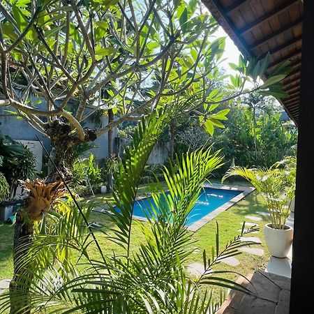 Wiryaroja Guest House Canggu Exterior foto