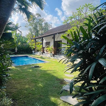 Wiryaroja Guest House Canggu Exterior foto