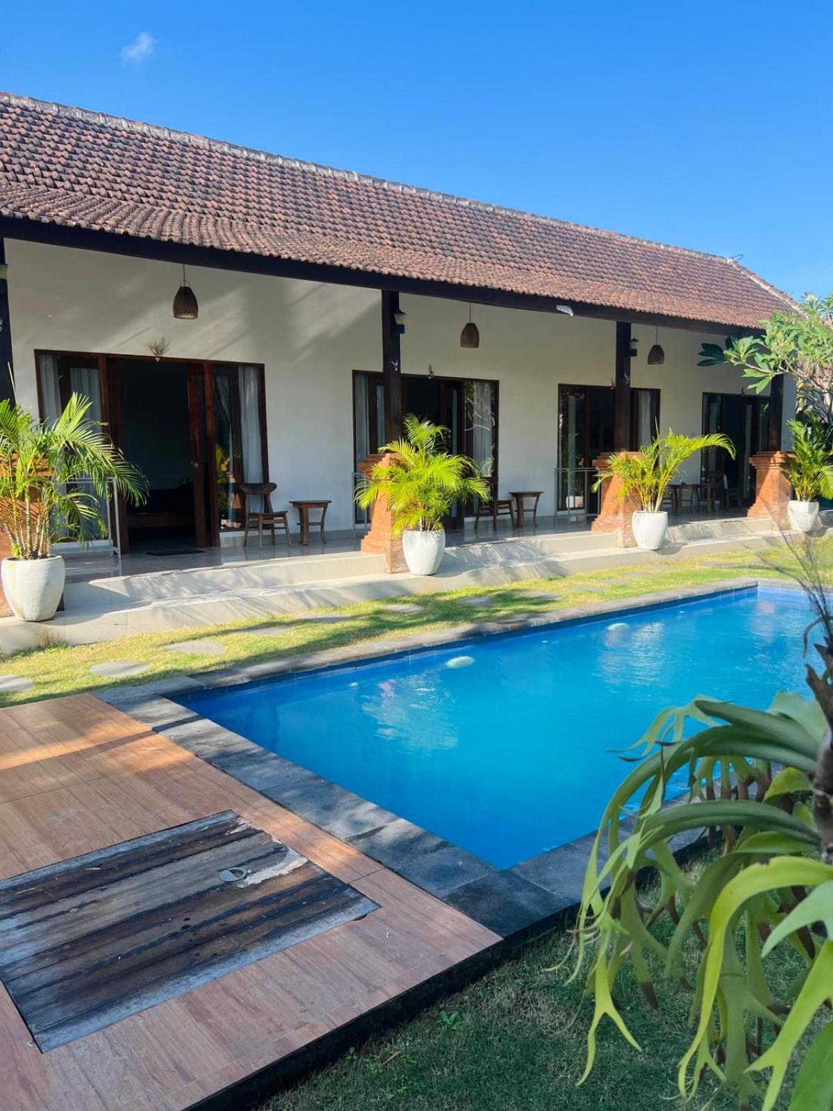 Wiryaroja Guest House Canggu Exterior foto
