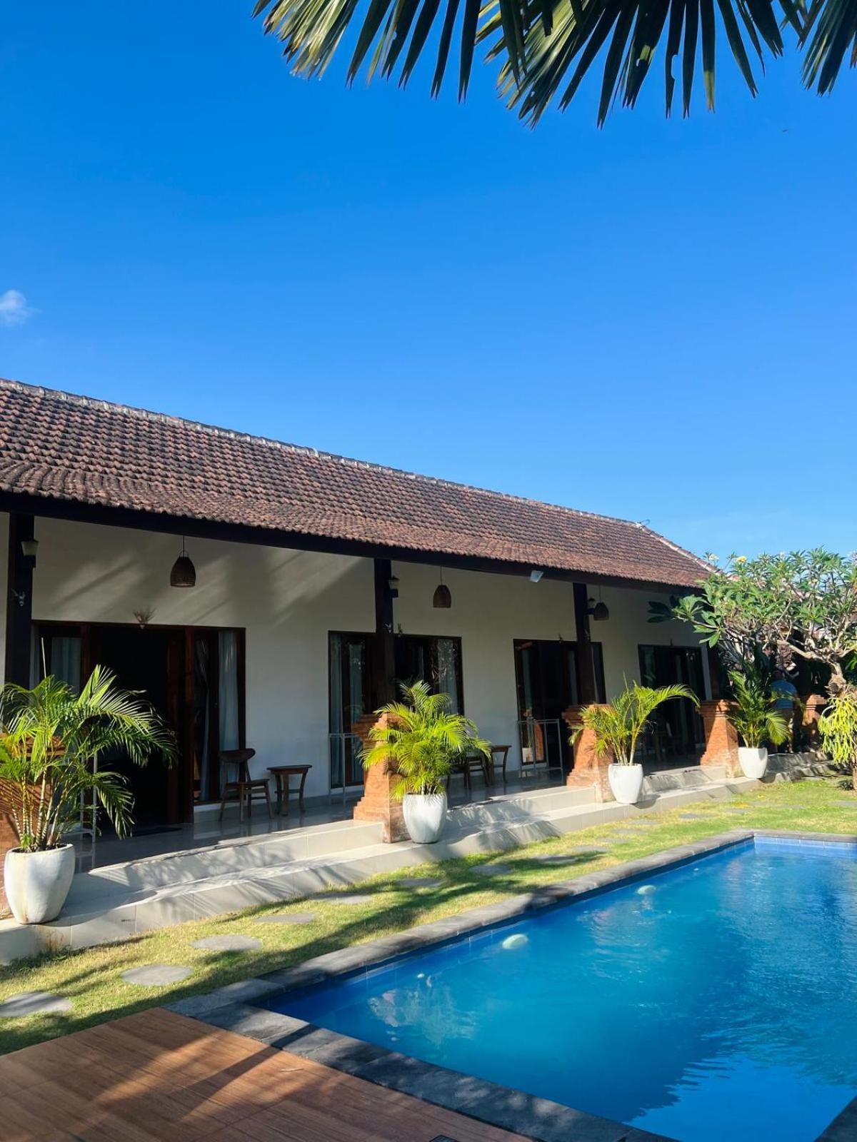 Wiryaroja Guest House Canggu Exterior foto
