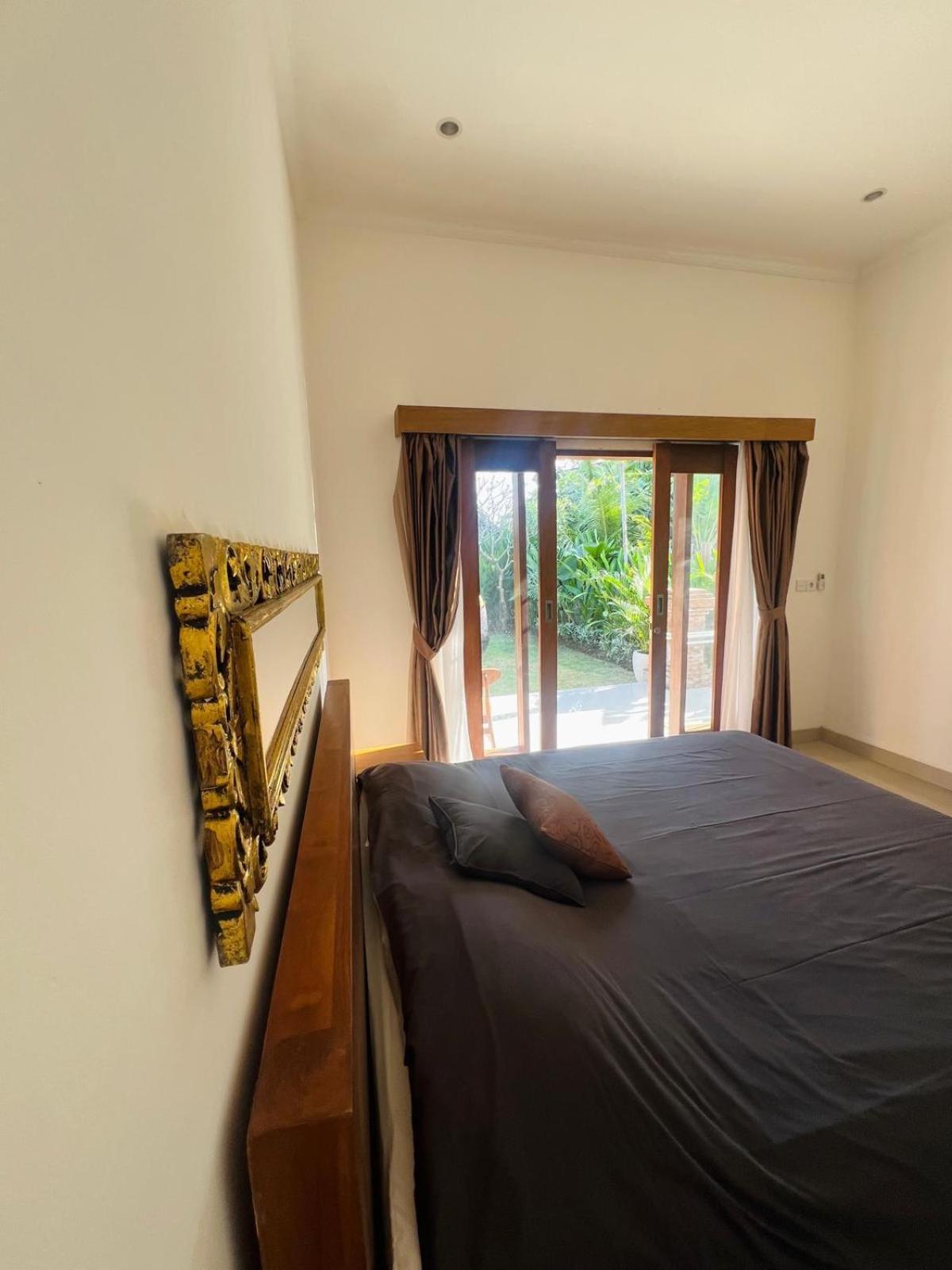 Wiryaroja Guest House Canggu Exterior foto