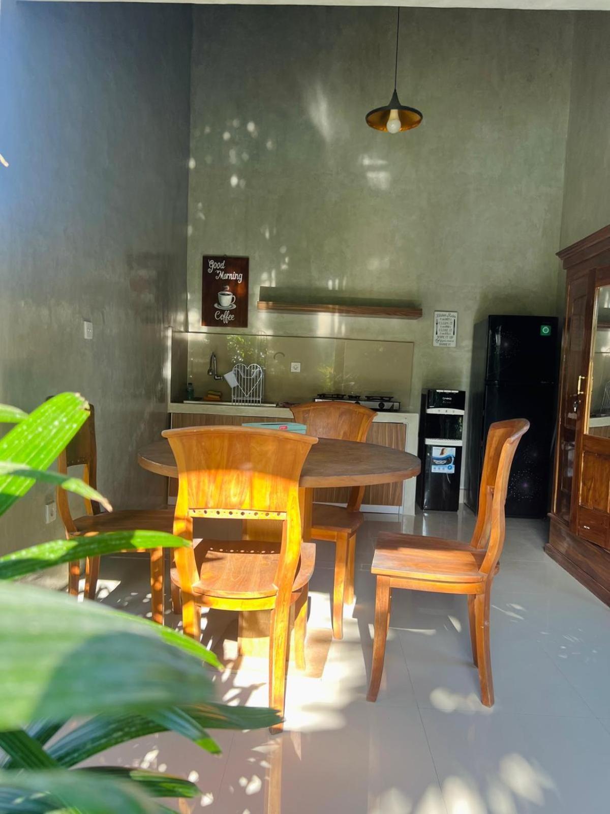 Wiryaroja Guest House Canggu Exterior foto