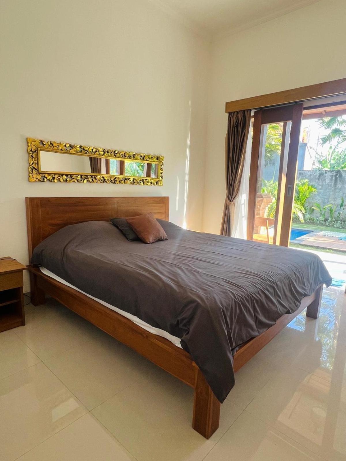Wiryaroja Guest House Canggu Exterior foto